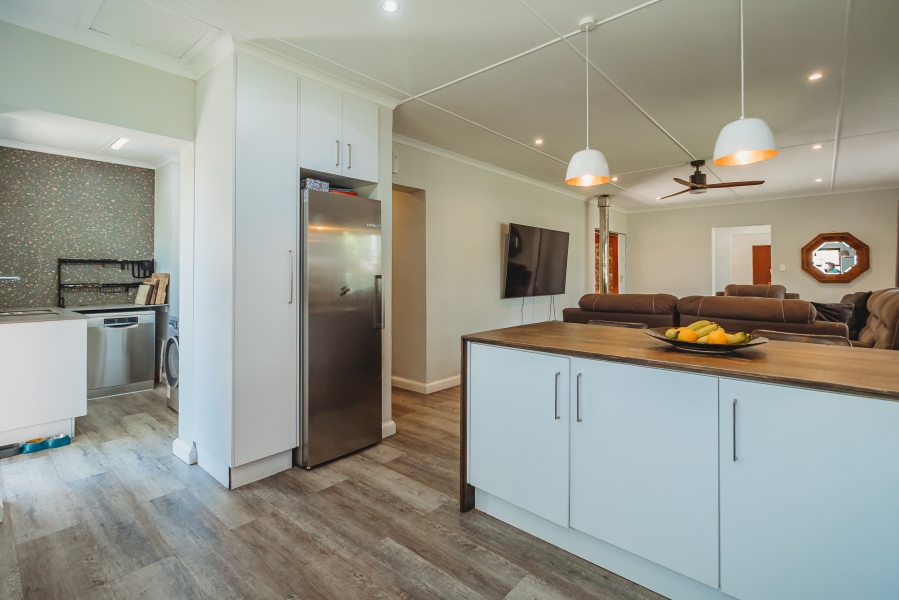 4 Bedroom Property for Sale in Loerie Park Western Cape